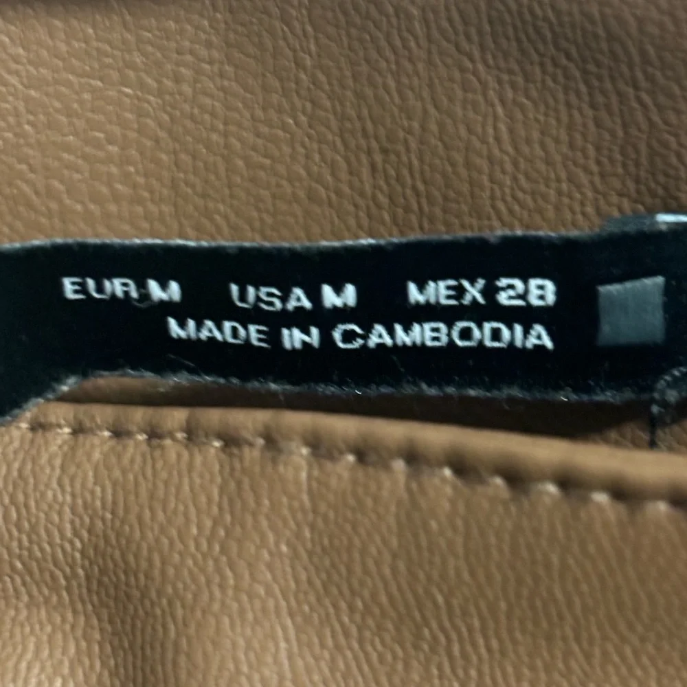 Zara faux leather skirt - Picture 3 of 4